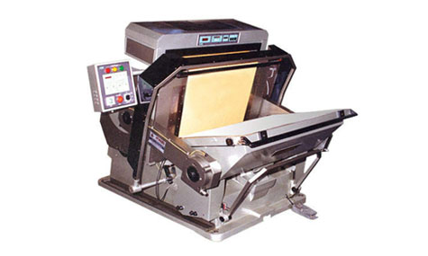 Hand Fed Platen with hot foil stamping machine for carton packaging in AMBA offset